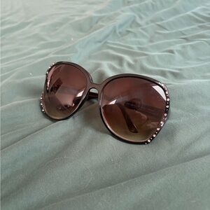 Chic Brown Sunglasses with Rhinestone Accents